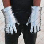 metal-gauntlets(1)